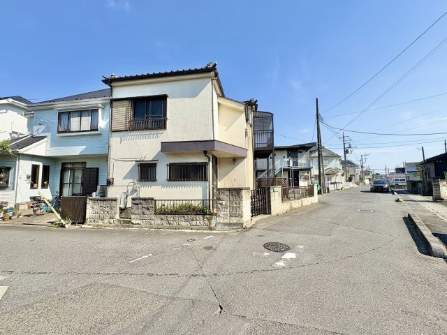 北西角地で開放感ある立地！南側駐車場のため、陽当り通風良好！自由設計で夢のマイホームはいかがでしょう！建築条件なし・お好きなハウスメーカーで建築可能です！