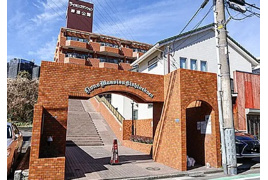 ライオンズマンション岸根公園の外観