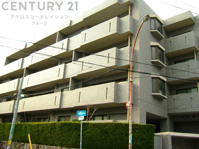鉄筋コンクリート造4階建て