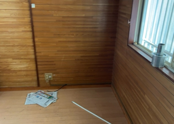 寝室でゆっくりと過ごすためにはベッド周りの適度な空間を担保することや窓の位置、照明の明るさ、寝室の広さなどを考える必要があります。自身や家族の構成とライフスタイルに併せて寝室にする部屋を選びましょう！