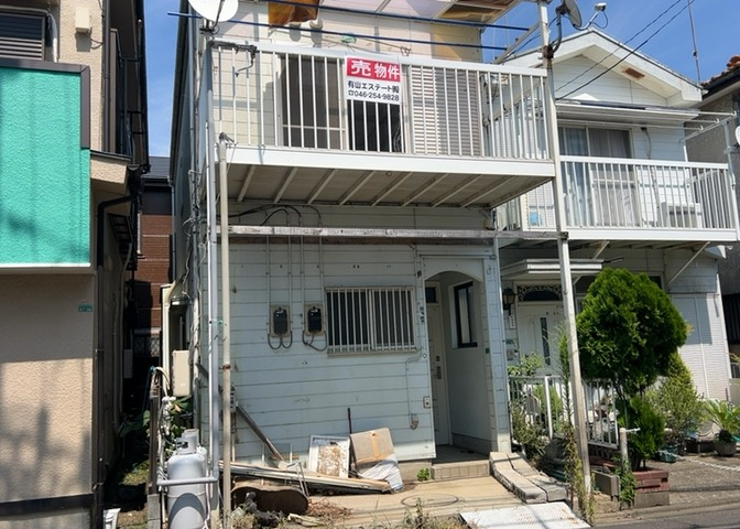 駐車場と明記されていても、最小スペースでつくられた駐車場だと大型車は駐車できなかったり、出入りしにくくなったりする可能性があります。お車のサイズと購入したい物件の駐車場のサイズを現地で確認しましょう。