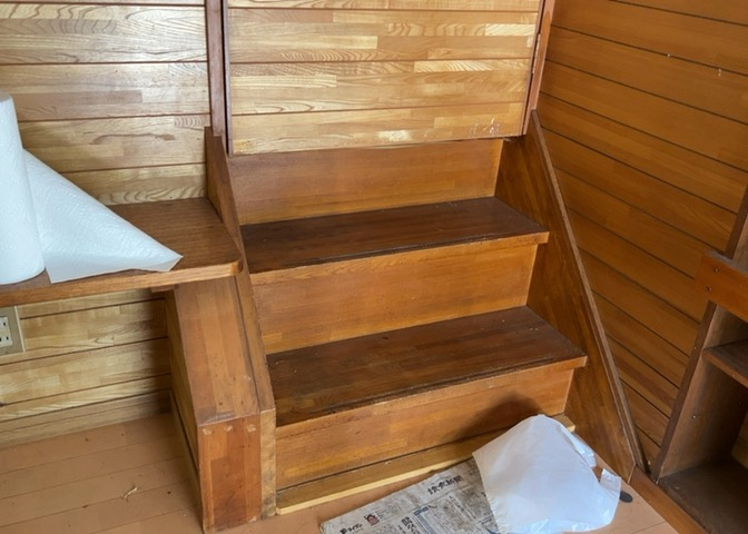 限られた敷地面積の場合、収納スペースを狭くして居室スペースを広く取ろうとすると、収納スペースがなくて困ることがあります。見学の際に各部屋に収納スペースがあるか、収納を置く場所はあるのか確認しましょう。