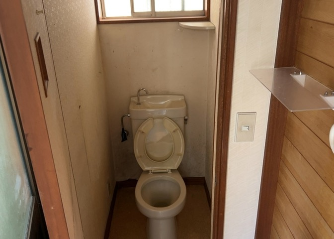 トイレは大きさや形、機能、抗菌性などが異なる多種多彩なタイプが各メーカーから出ています。それぞれに良さがあるため、事前にどういったタイプのトイレがいいのかをご家庭内で決めて、内見に行くといいでしょう。