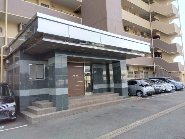 岳南電車本吉原駅まで徒歩10分圏内で、通勤通学にの便利ですね。