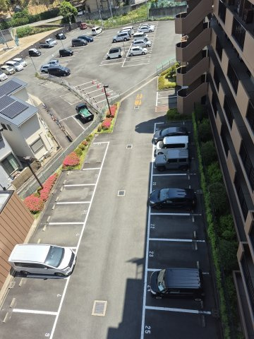 マンション駐車場に空き有り　月額10、000円