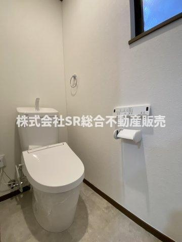 温水洗浄便座もございます♪