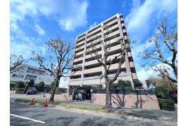 クレアヒルズ千里津雲台の外観