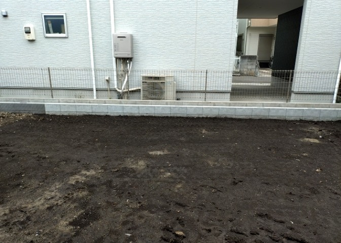 木造住宅とは土台、壁、柱など建築物の強度を支える構造体の材に木が使用されている構造を指します。構造体は建物の自重を支えるだけではなく風圧や水圧、積裁荷重などあらゆる衝撃に耐えるための基礎です。