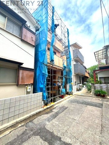 前面道路含む現地写真です