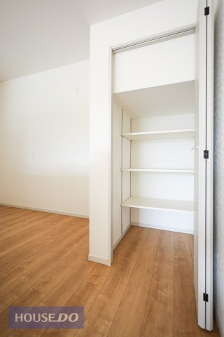 【収納】収納もデザインの一部☆ただしまうだけではなく「見せる収納」で日常の小物や雑貨もインテリアの一部として楽しめます☆