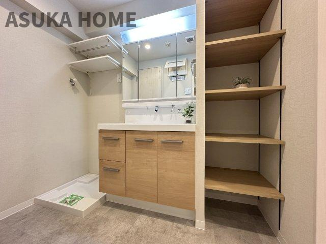 3.9帖の洋室は人気のオープンクローゼットがございます。