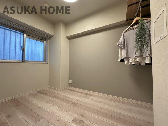 3.9帖の洋室はオープンクローゼット完備です♪お気に入りの洋服をインテリアとして収納できます♪