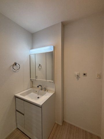 収納豊富な洗面化粧台です！