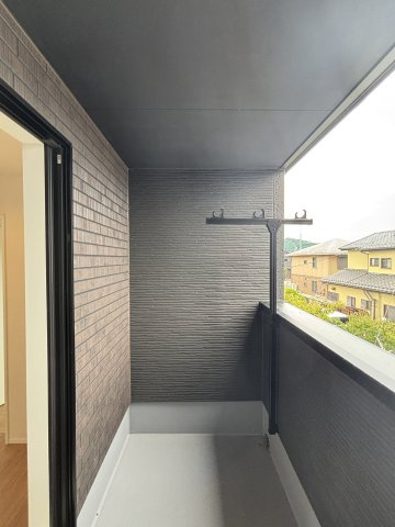 個人部屋から布団を干せて便利です♪