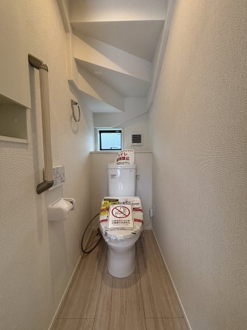 冬でも快適な温水洗浄便座が2か所ございます！