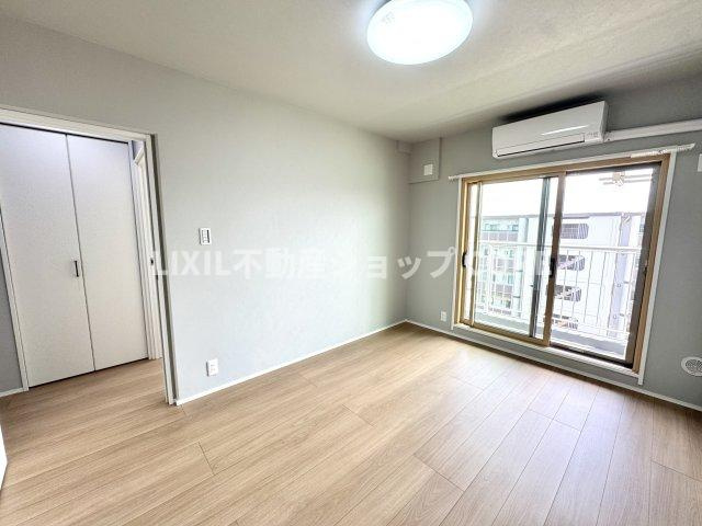 家族と過ごす時間を大切にしたい方にぴったりの明るくゆとりある住空間です。　