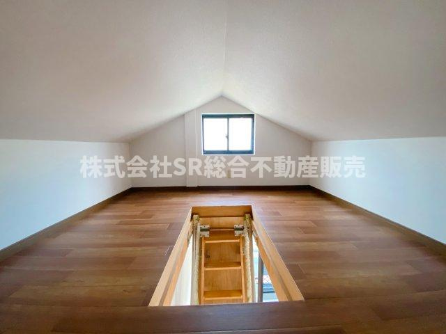 容量たっぷりの屋根裏収納があります！