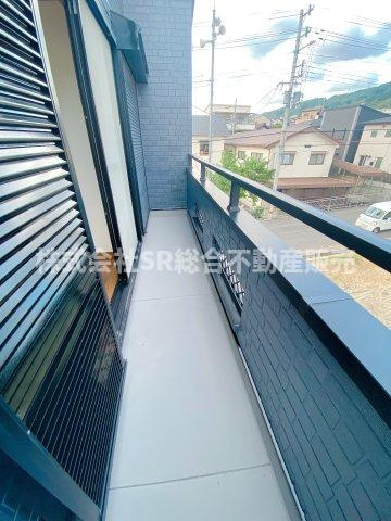 2面にバルコニーがあります♪