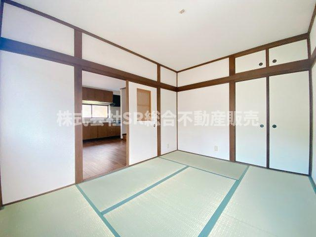 日本らしい落ち着いた雰囲気の和室です