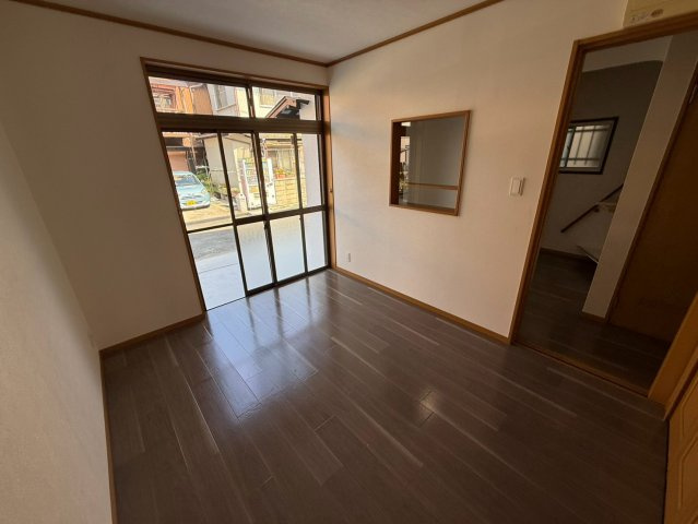 個人の部屋や寝室として使える洋室です