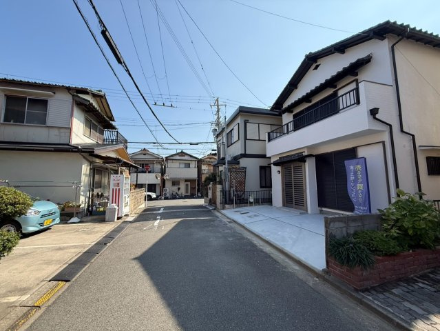 前面道路含む現地写真です