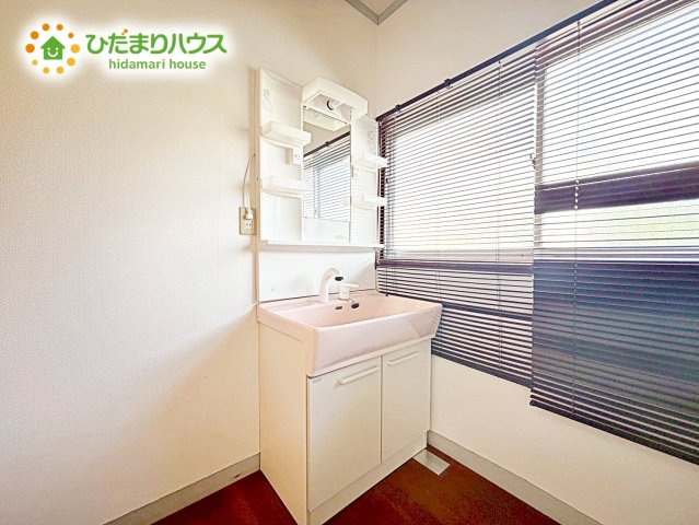 シンプルで使い勝手の良い独立洗面台！