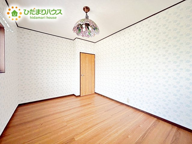 机にベットを置けば子供部屋の完成です！