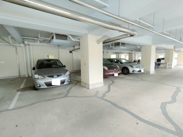 【駐車場】
