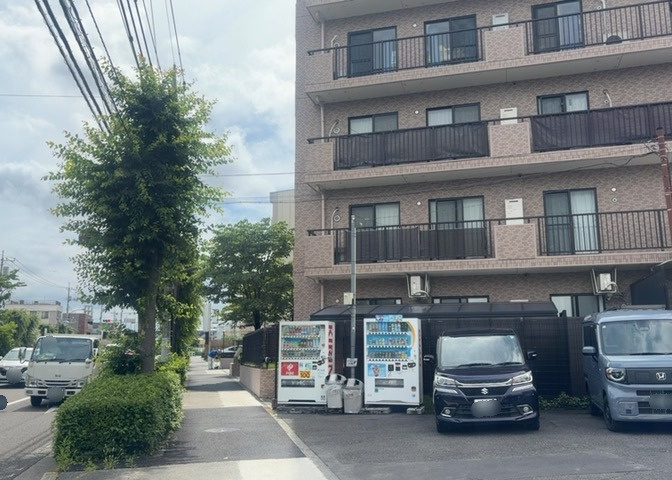 隣家の土地はどうなっているのか、生活利便施設が近くにあるのか、学校まで近いかなど、お客様のライフスタイルにあわせたイメージが重要です。また、近くにあると困る施設が近くにないかも確認するといいでしょう。