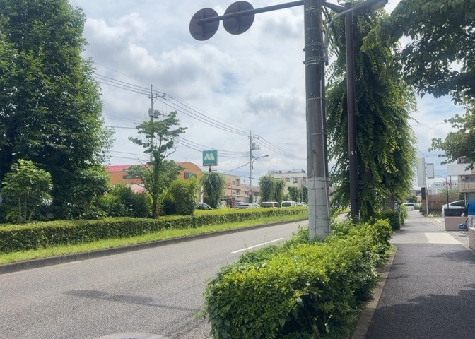 眺望を気にして物件を探す場合、前面に建物が建っていないか現地で確認しましょう！前面に建物があると景色はもちろん、日当たりや風通しにも影響が出てきます。住んだ時のことを想像しながら現地見学をしましょう。