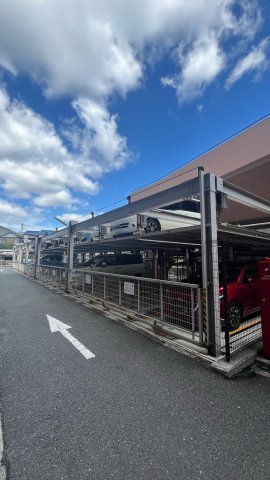 ダイアパレス新石切フォレストタウンの駐車場