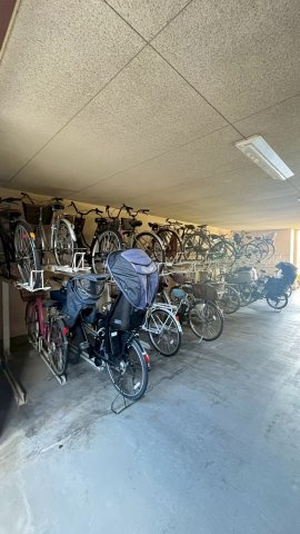 ダイアパレス新石切フォレストタウンの駐輪場