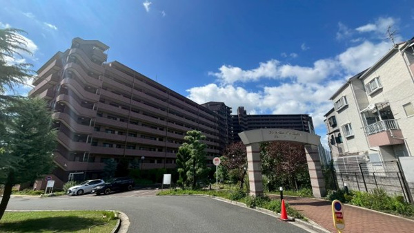 ダイアパレス新石切フォレストタウンの外観