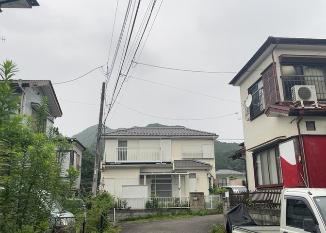 隣家の土地はどうなっているのか、生活利便施設が近くにあるのか、学校まで近いかなど、お客様のライフスタイルにあわせたイメージが重要です。また、近くにあると困る施設が近くにないかも確認するといいでしょう。