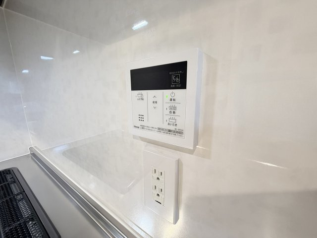 【浴室リモコン】浴室まで行かずにお湯はり完了。家事効率を上げる便利な連動システム。
