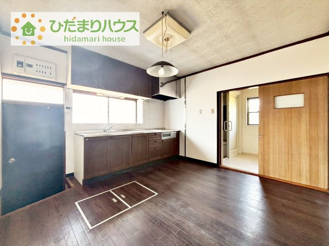 早くお仕事終わらせて、家に帰りたくなるようなリビングです(^^♪