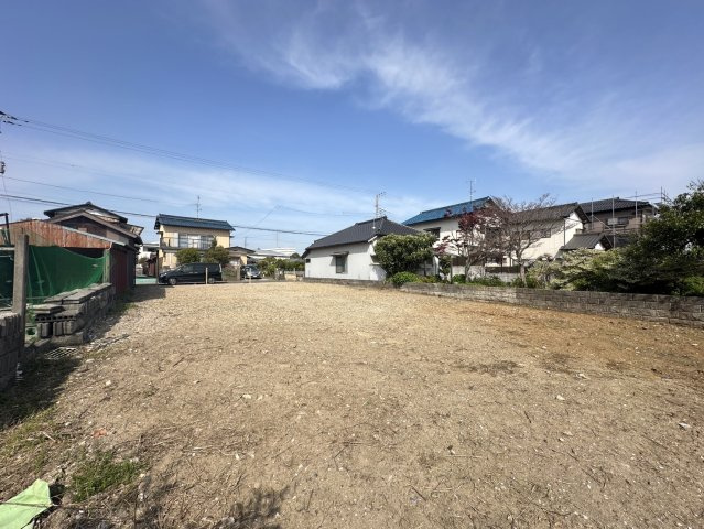 敷地は広々95坪超！　日当たり良好です！　お好みのプランでマイホームをご計画ください！　家計に優しい都市ガスエリア。　周辺には教育施設、ショッピングモールなど商業施設が充実！　暮らしやすい住環境です♪