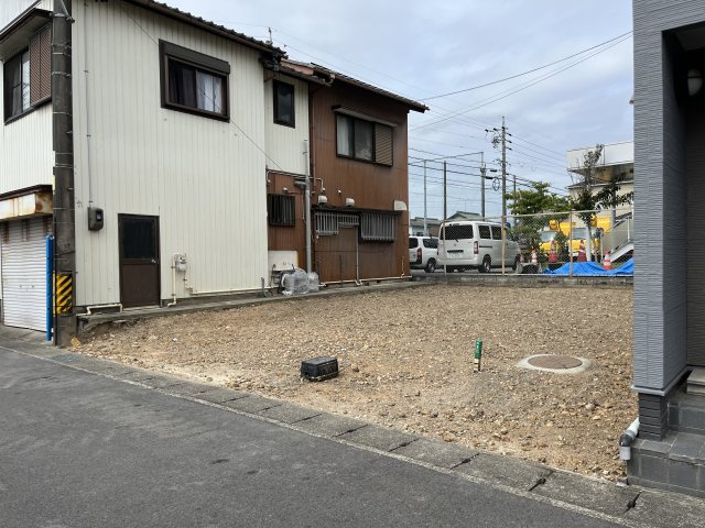 北東から