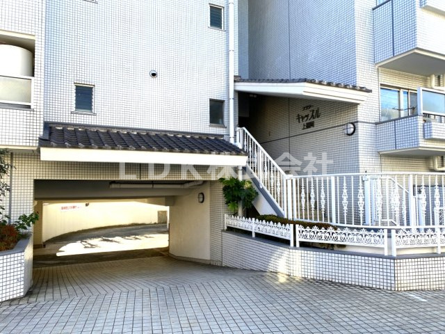 駐車場入口