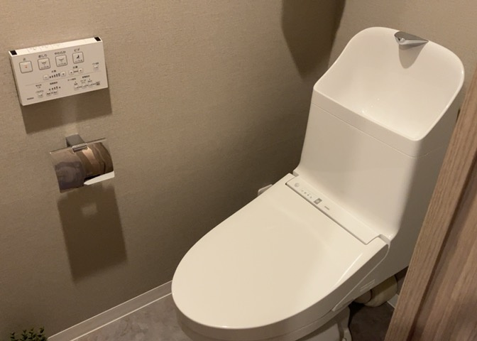 トイレは大きさや形、機能、抗菌性などが異なる多種多彩なタイプが各メーカーから出ています。それぞれに良さがあるため、事前にどういったタイプのトイレがいいのかをご家庭内で決めて、内見に行くといいでしょう。