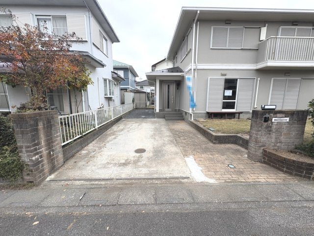 広々22帖のリビング空間全居室に収納がある3LDK！キッチン・洗面・浴室がワンフロアにまとまり、家事がスムーズにこなせる間取り。駐車スペース3台可(車種による)！松伏小学校まで徒歩約6分(460ｍ)！