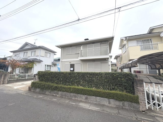 広々22帖のリビング空間全居室に収納がある3LDK！キッチン・洗面・浴室がワンフロアにまとまり、家事がスムーズにこなせる間取り。駐車スペース3台可(車種による)！松伏小学校まで徒歩約6分(460ｍ)！