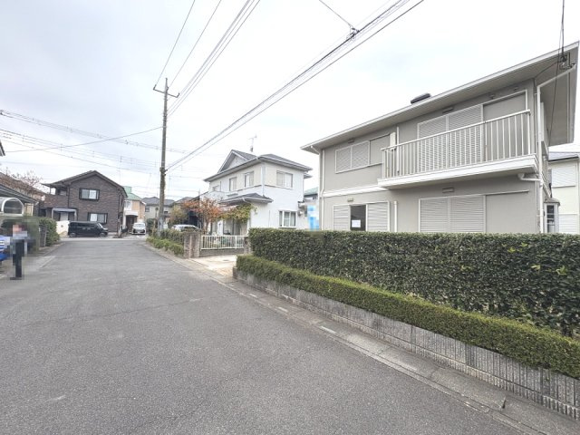 広々22帖のリビング空間全居室に収納がある3LDK！キッチン・洗面・浴室がワンフロアにまとまり、家事がスムーズにこなせる間取り。駐車スペース3台可(車種による)！松伏小学校まで徒歩約6分(460ｍ)！