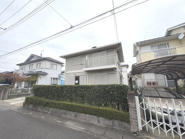 広々22帖のリビング空間全居室に収納がある3LDK！キッチン・洗面・浴室がワンフロアにまとまり、家事がスムーズにこなせる間取り。駐車スペース3台可(車種による)！松伏小学校まで徒歩約6分(460ｍ)！