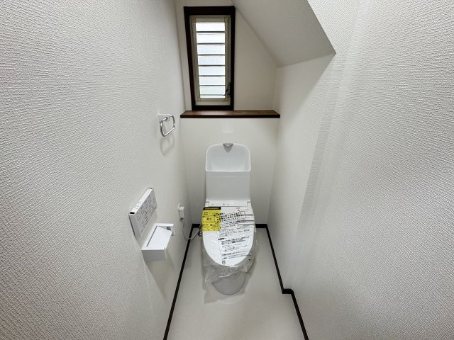清潔感とうれしい機能性を兼ね備えた、使いやすいシャワートイレ