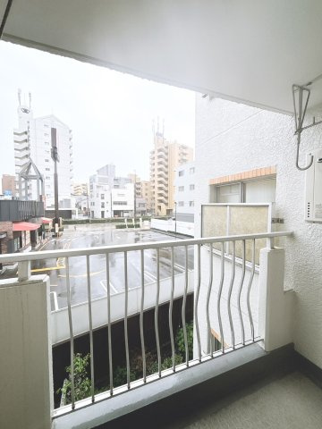 東側バルコニー