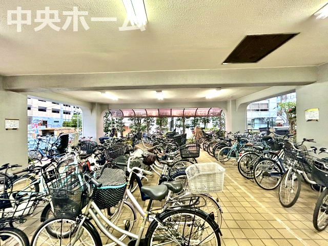 【自転車置き場】最新の空き状況や費用などの詳細は担当スタッフまでお問い合わせください。