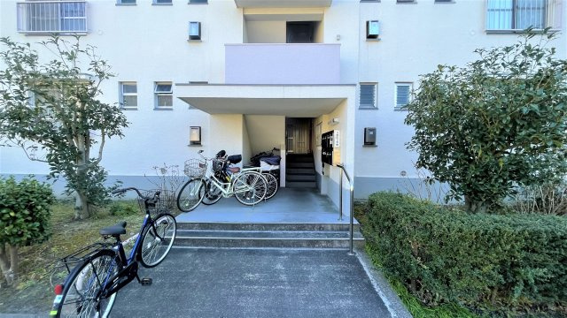 ゆとりのあるエントランスです