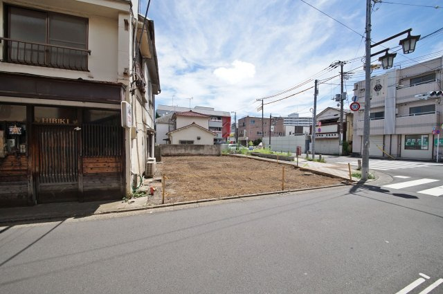 徒歩10分以内に小中学校、コンビニ、スーパー、図書館、郵便局・公園などございます