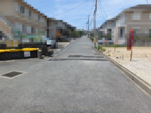 前面道路　南側公道幅員約6ｍ